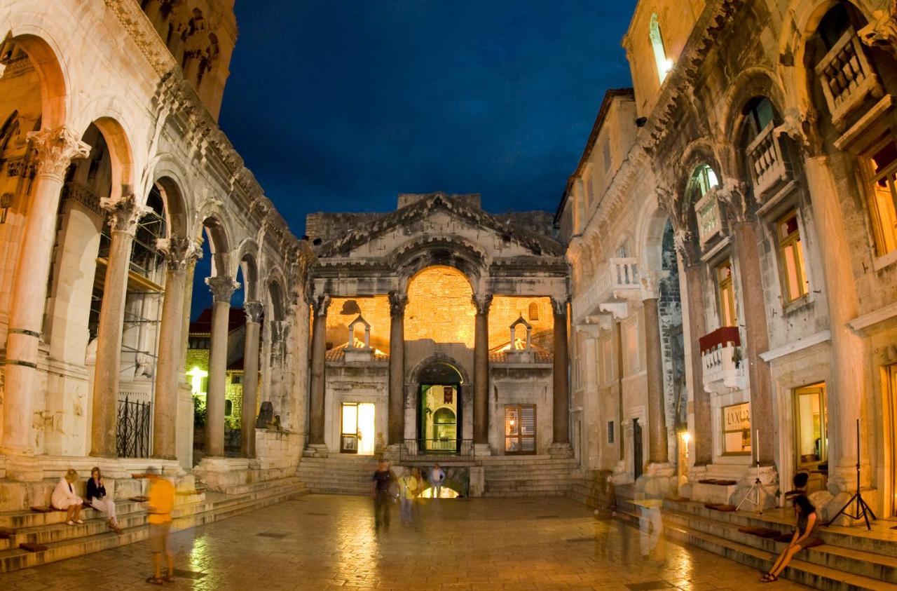 ホテル Spoleto スプリト エクステリア 写真